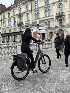 Prva vožnja z električnim kolesom – na kaj morate biti pozorni